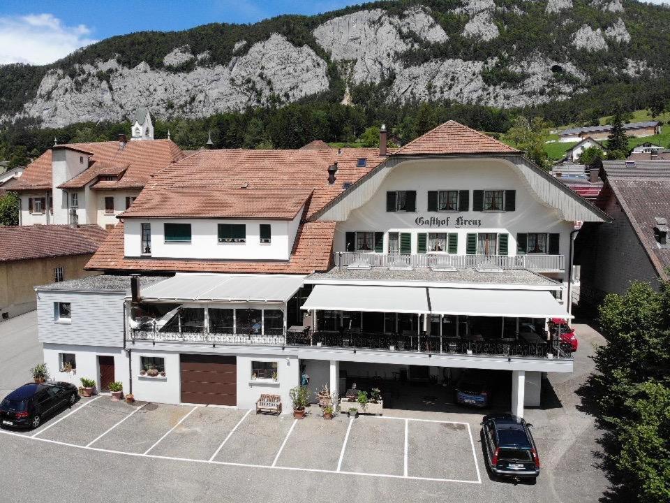 Hotel Gasthof Kreuz Welschenrohr Exteriör bild