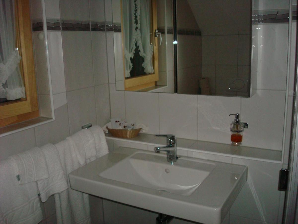 Hotel Gasthof Kreuz Welschenrohr Exteriör bild
